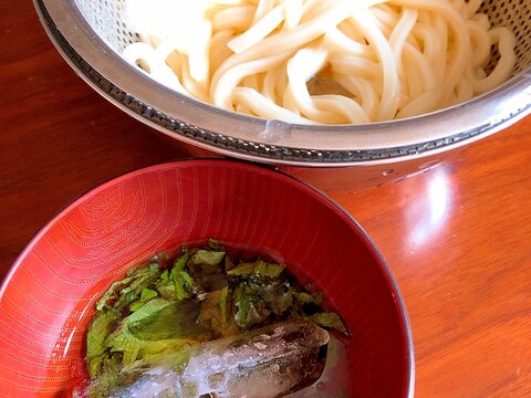 お昼はうどん！ごま油×しそ×おろしにんにくのうどん